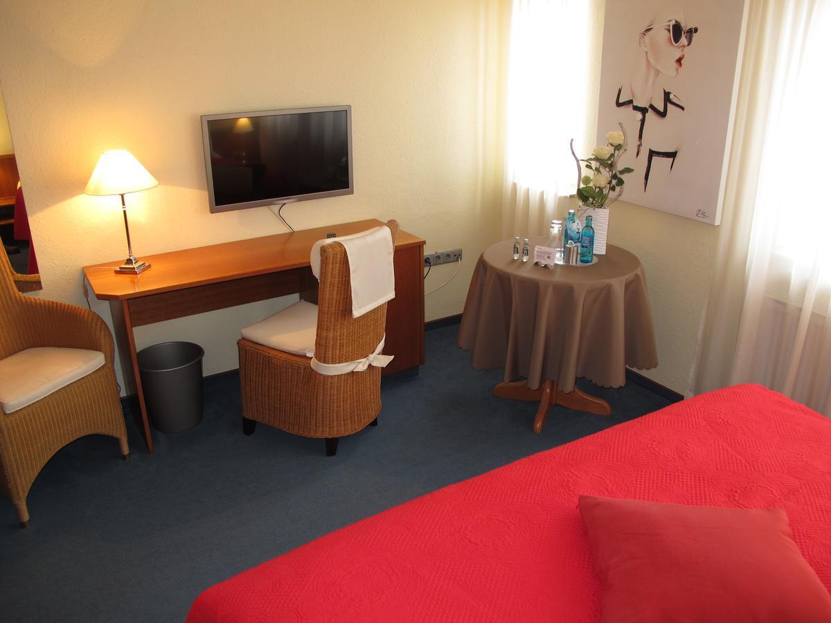 Burghotel Muenzenberg Zewnętrze zdjęcie
